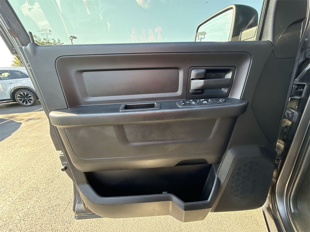 2020 Ram 1500 Classic Tradesman photo 12