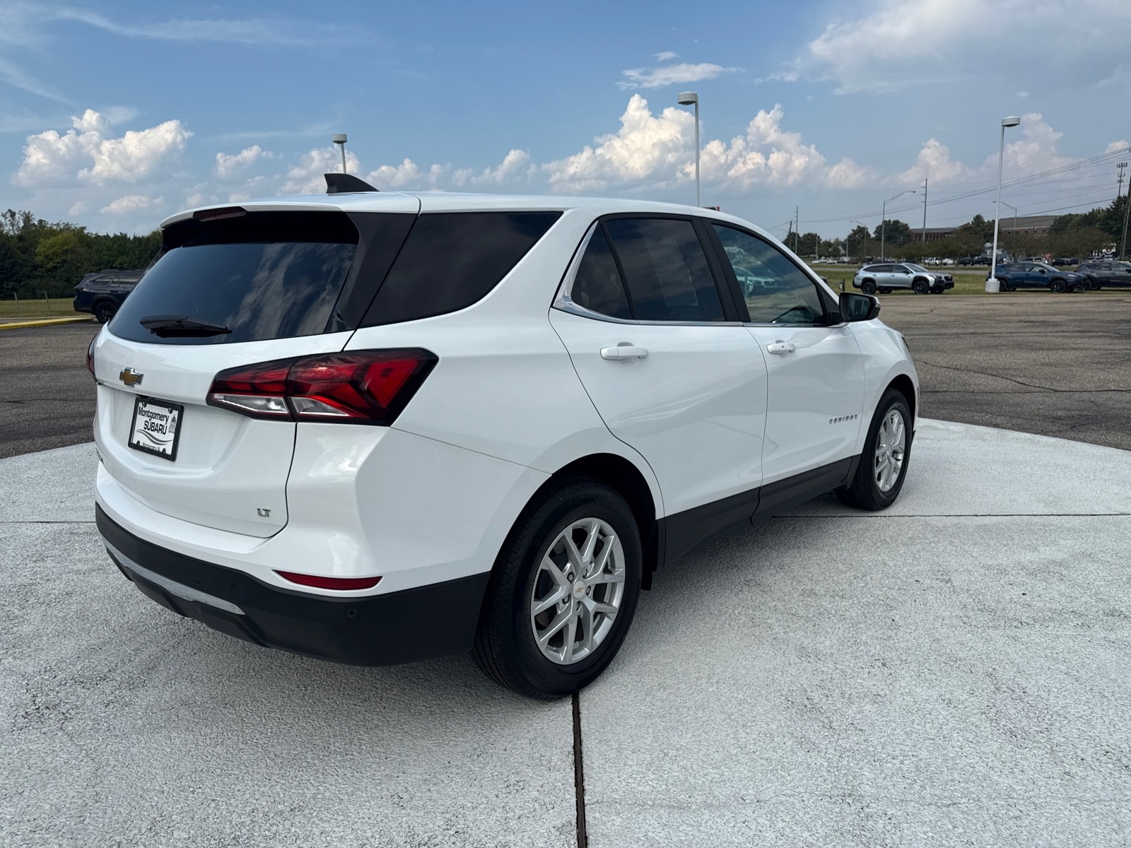 2022 Chevrolet Equinox photo 2