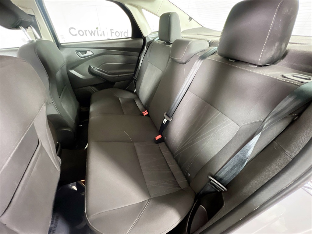 2016 Ford Focus SE photo 26