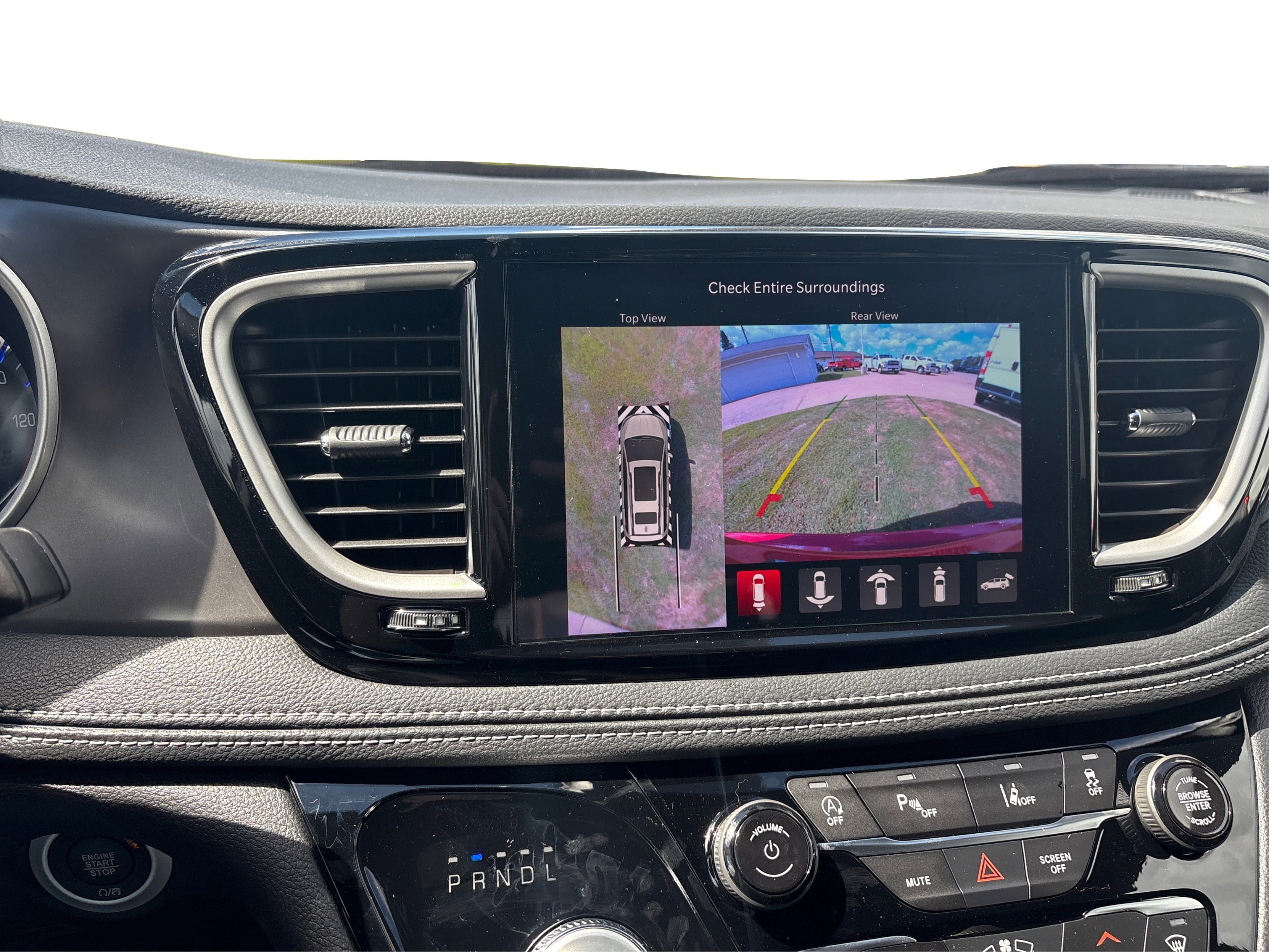 2026 Chrysler Pacifica photo 21