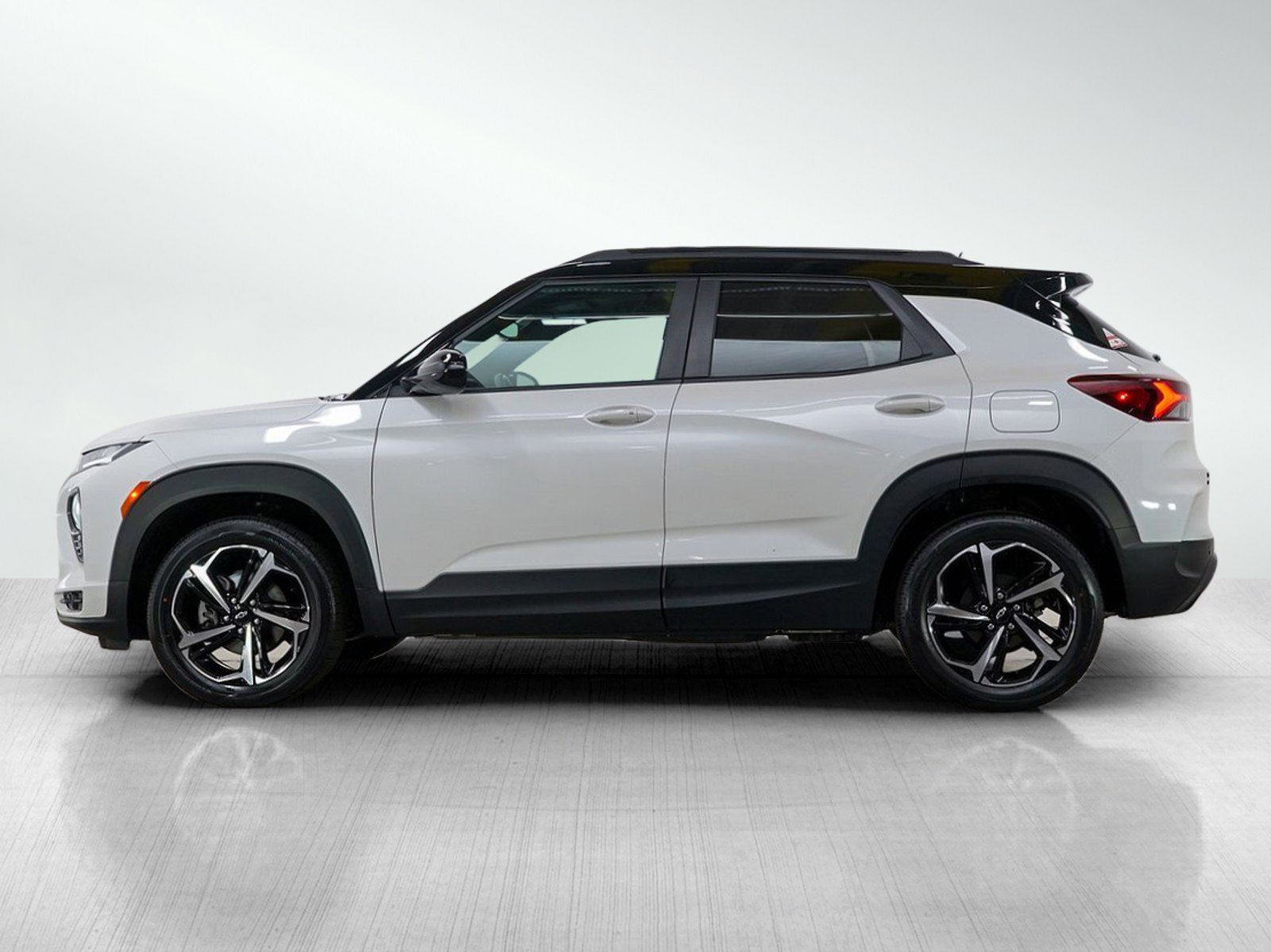 2023 Chevrolet Trailblazer RS photo 2