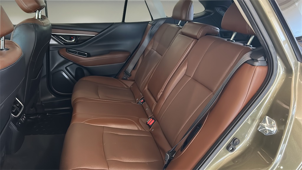 2021 Subaru Outback Touring XT photo 17