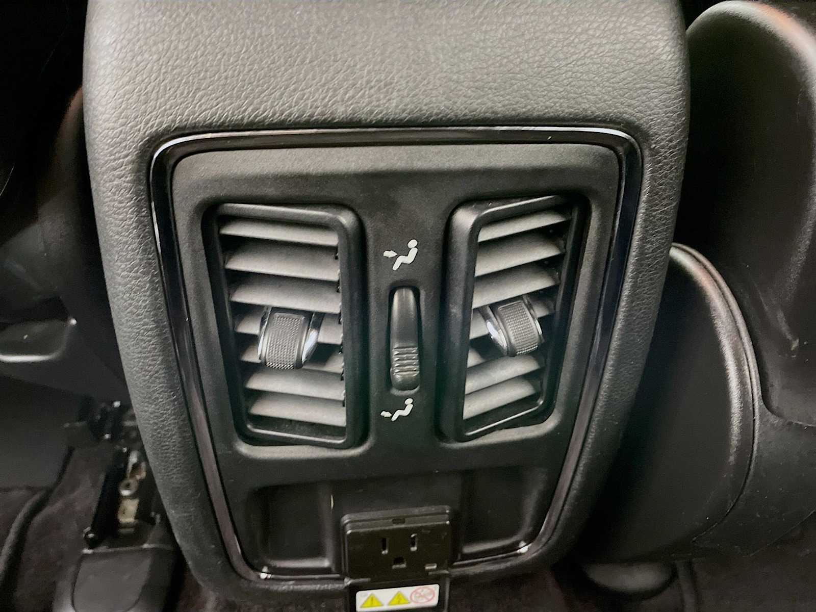 2019 Jeep Grand Cherokee Altitude photo 23