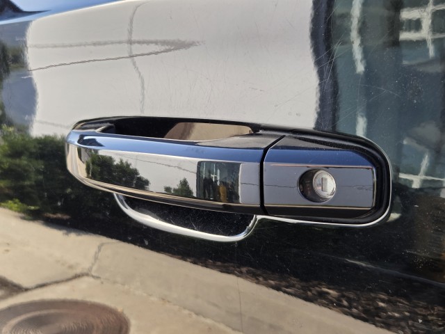 2016 Chevrolet Tahoe LS photo 9