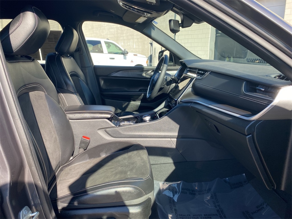 2023 Jeep Grand Cherokee Altitude photo 27