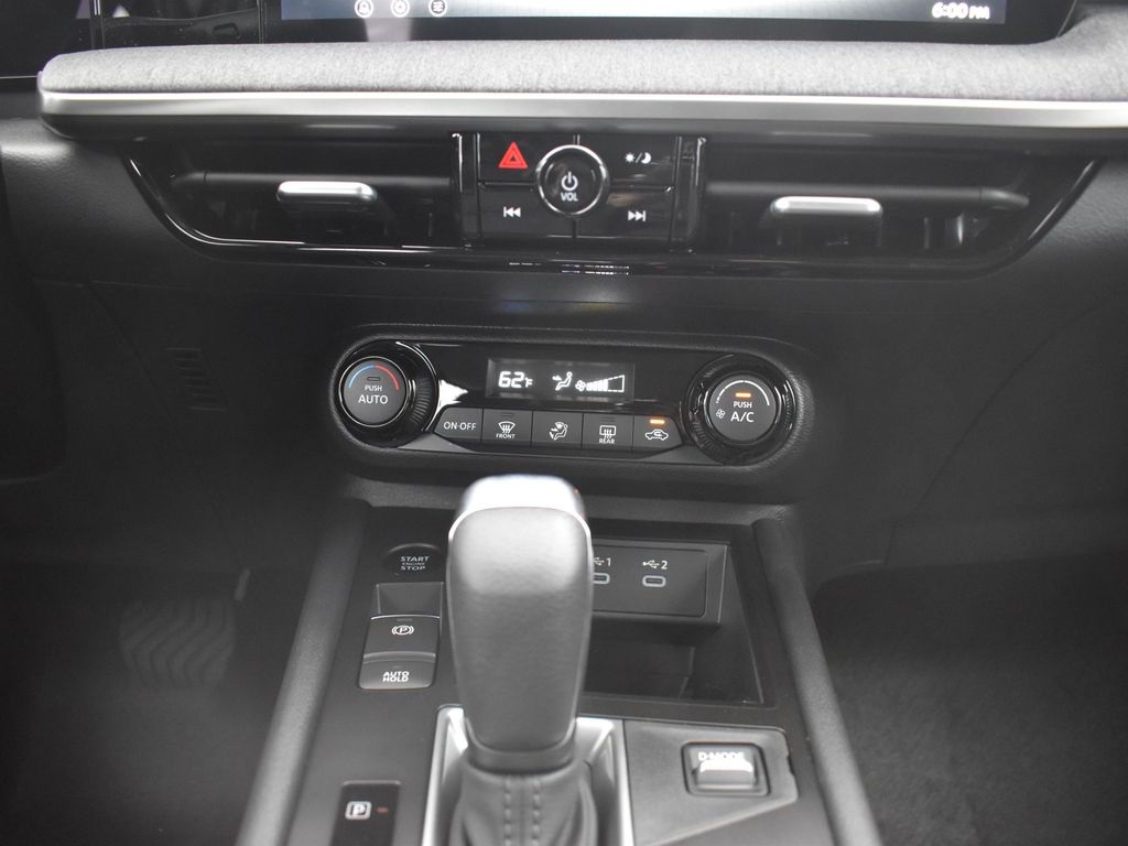 2026 Nissan Kicks SV photo 11