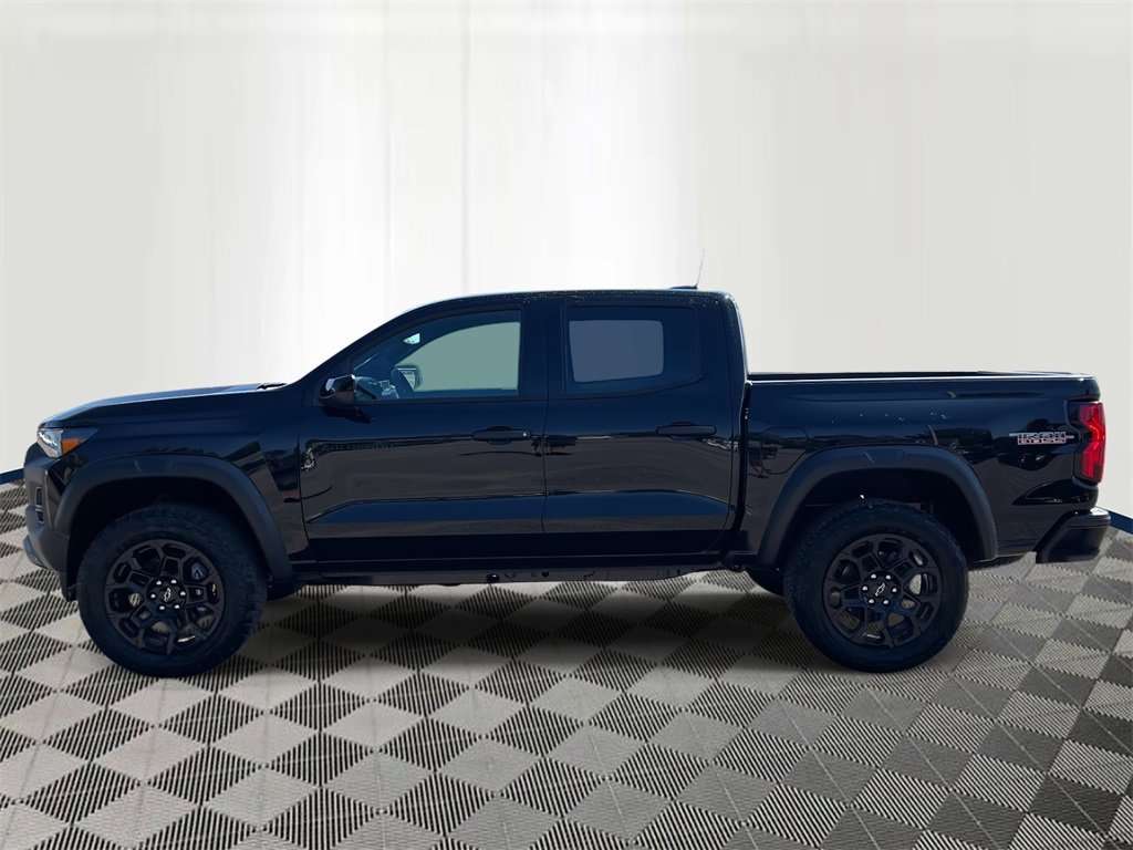 2026 Chevrolet Colorado Trail Boss photo 2