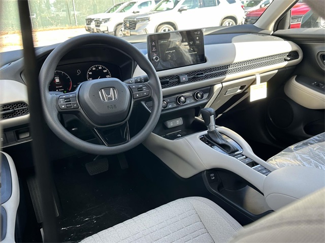 2026 Honda HR-V LX photo 2