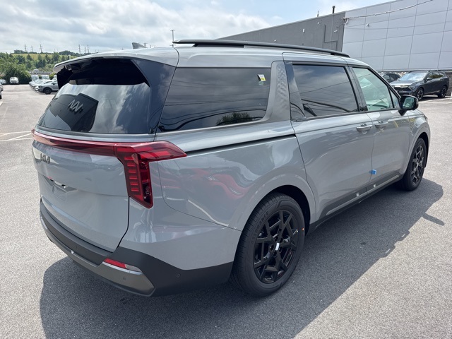 2026 Kia Carnival SX photo 2