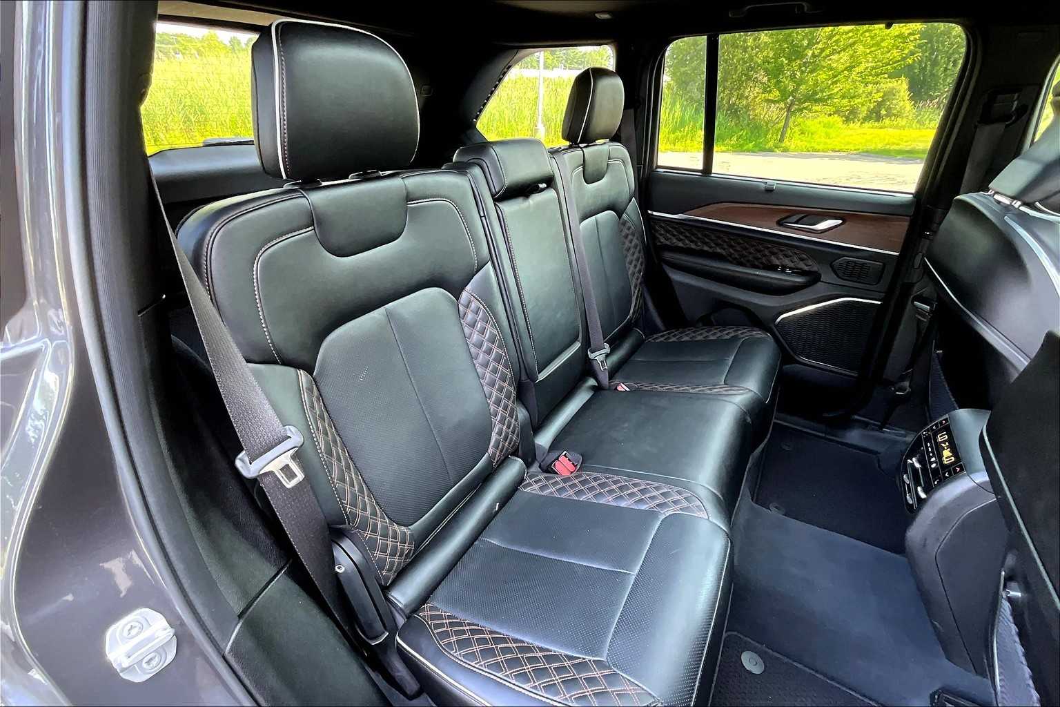 2023 Jeep Grand Cherokee Summit photo 19