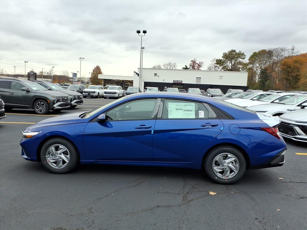 2026 Hyundai Elantra SE photo 2