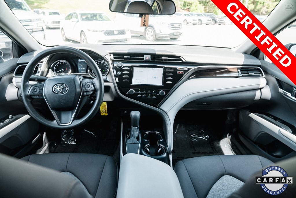 2019 Toyota Camry SE XLE photo 10