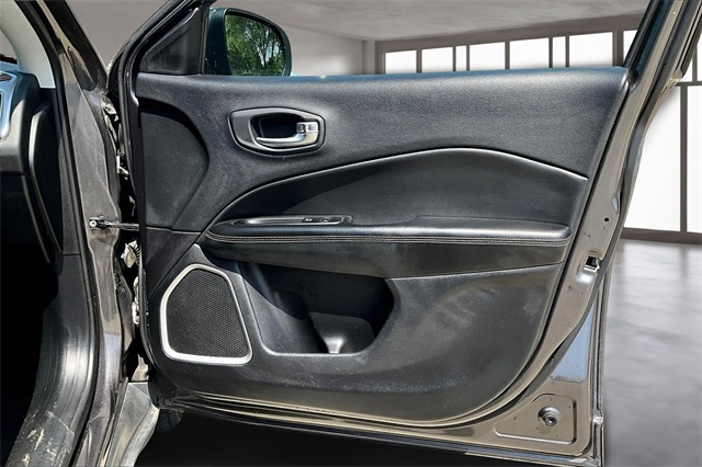 2018 Jeep Compass Latitude photo 25