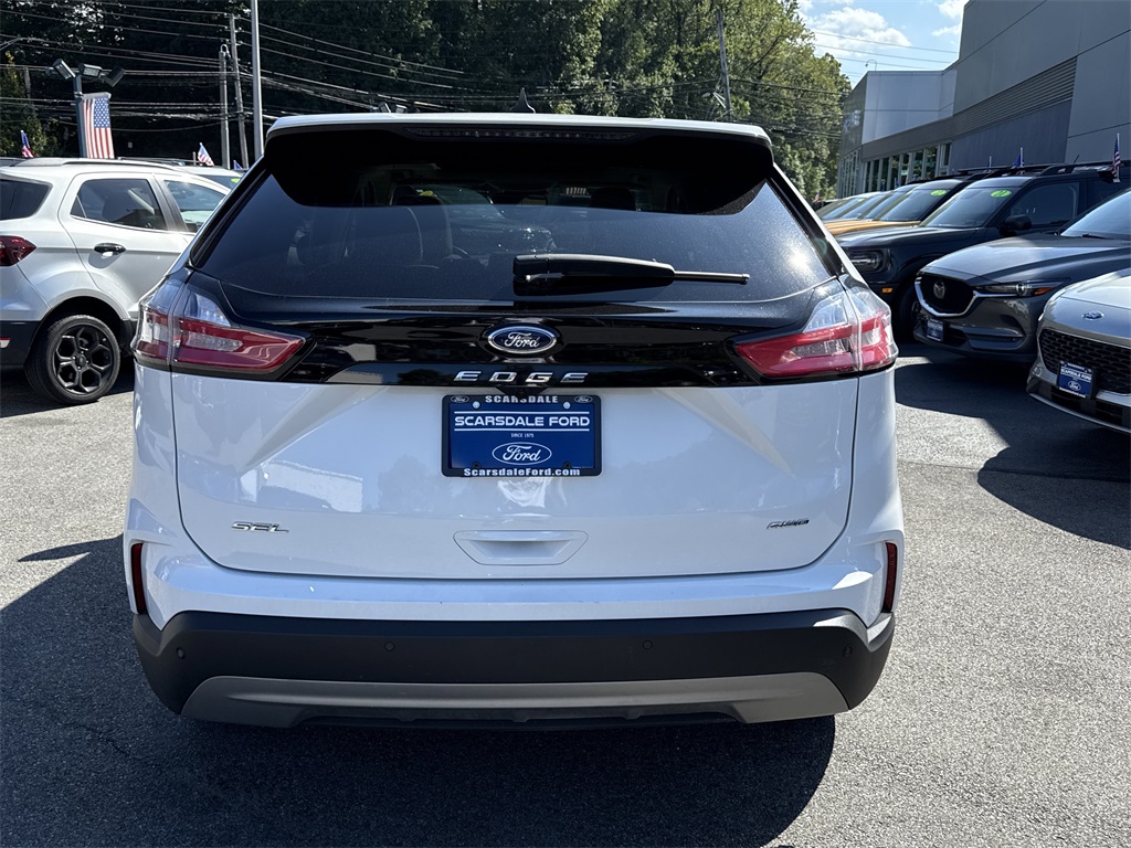 2022 Ford Edge SEL photo 14
