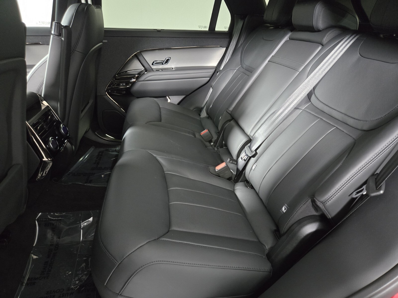 2025 Land Rover Range Rover Sport SE photo 4