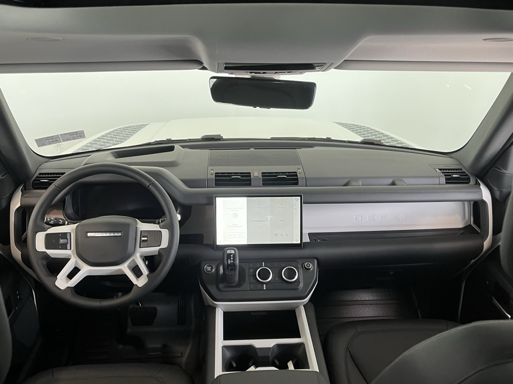 2025 Land Rover Defender 130 X-Dynamic SE photo 13