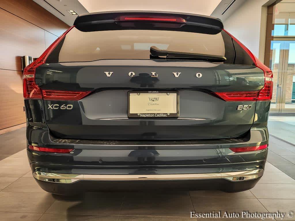 2023 Volvo XC60 Plus photo 4