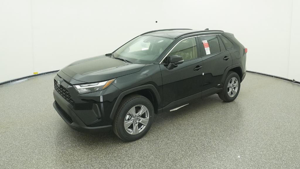 2025 Toyota RAV4 XLE's photo