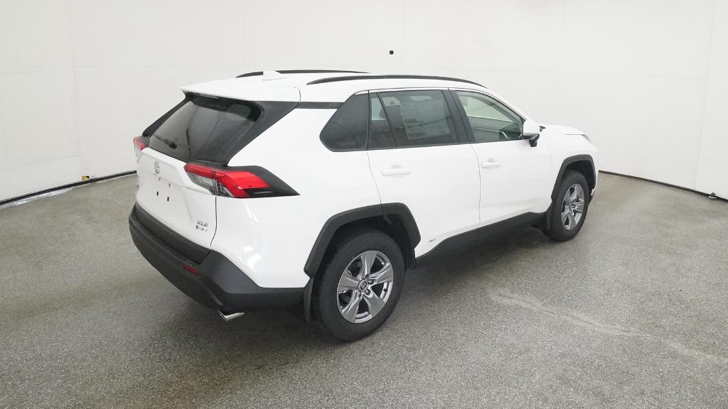 2025 Toyota RAV4 Hybrid XLE photo 18