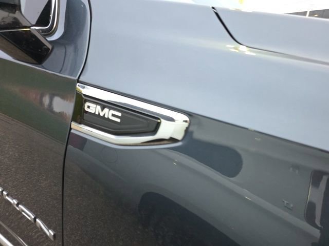 2021 Gmc Yukon SLT photo 2