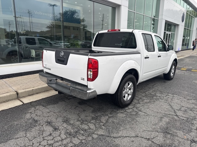 2010 Nissan Frontier SE photo 2