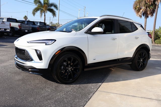 2026 Buick Encore GX Sport Touring photo 3