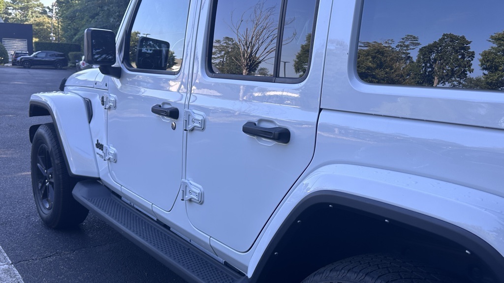 2022 Jeep Wrangler Unlimited Sahara Altitude photo 8