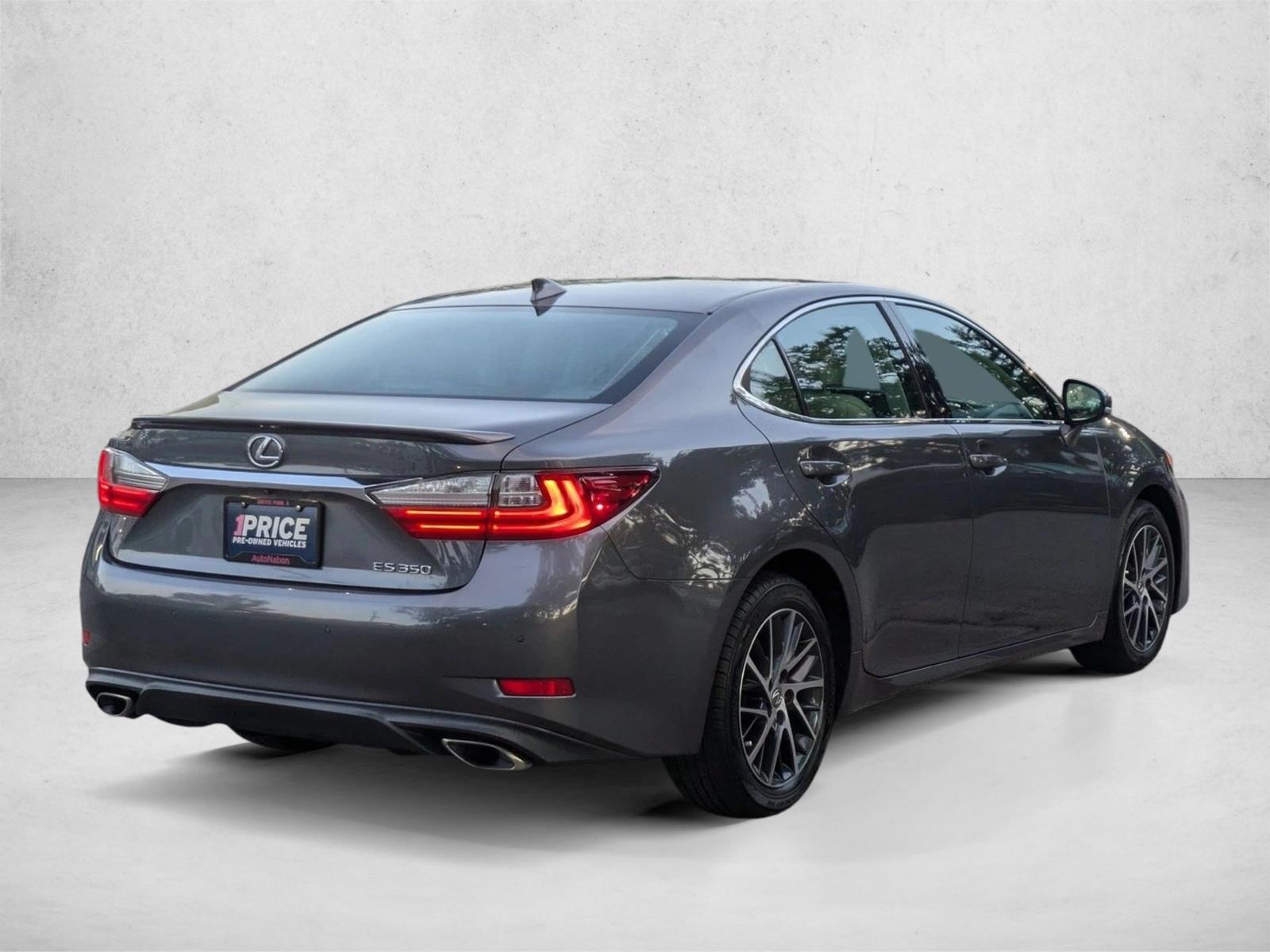 2017 Lexus ES 350 photo 5