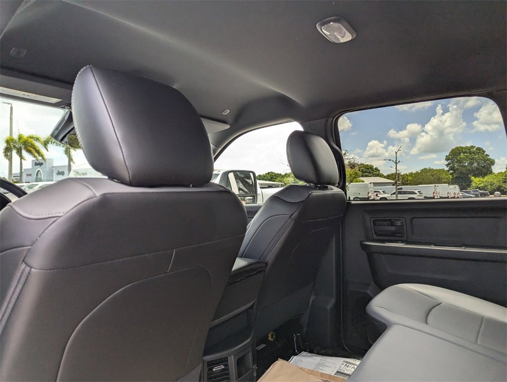 2025 Ram 3500 Tradesman photo 9