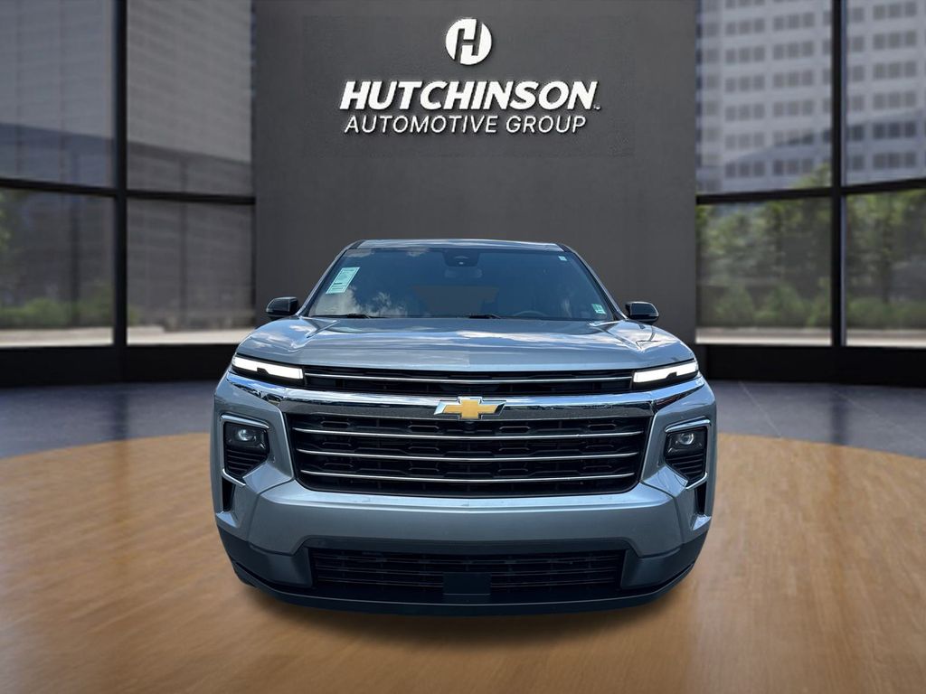 2025 Chevrolet Traverse photo 7