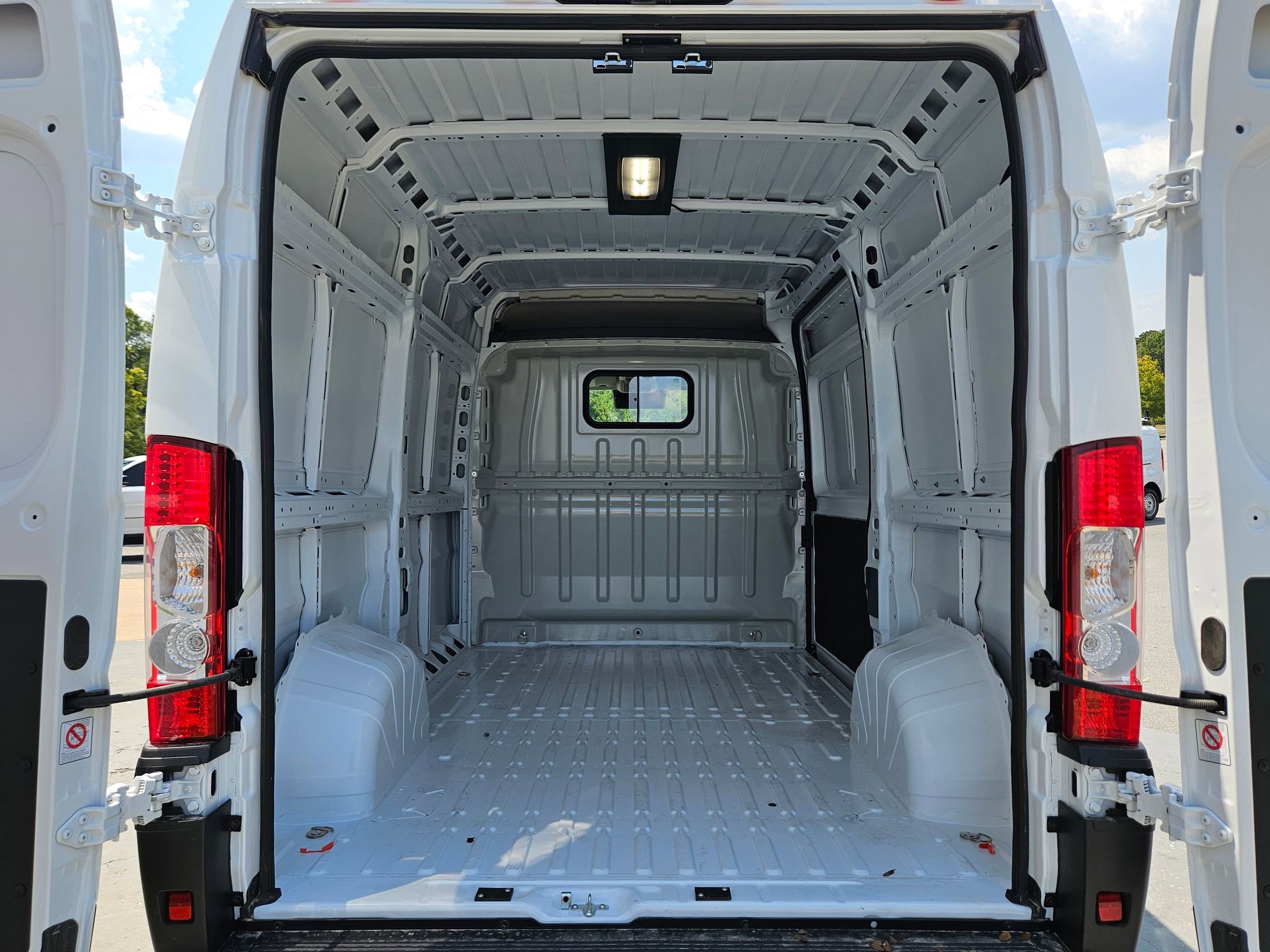 2025 Ram ProMaster 1500 photo 16