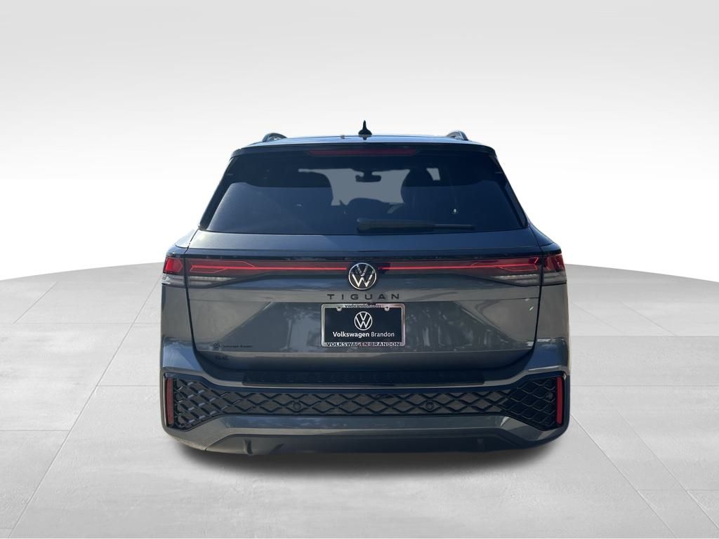 2025 Volkswagen Tiguan SE R-Line Black photo 4