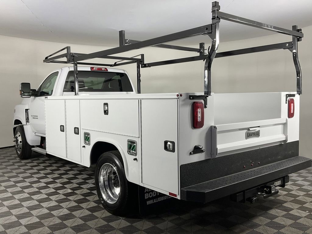 2024 Chevrolet Silverado 4500HD Work Truck photo 3