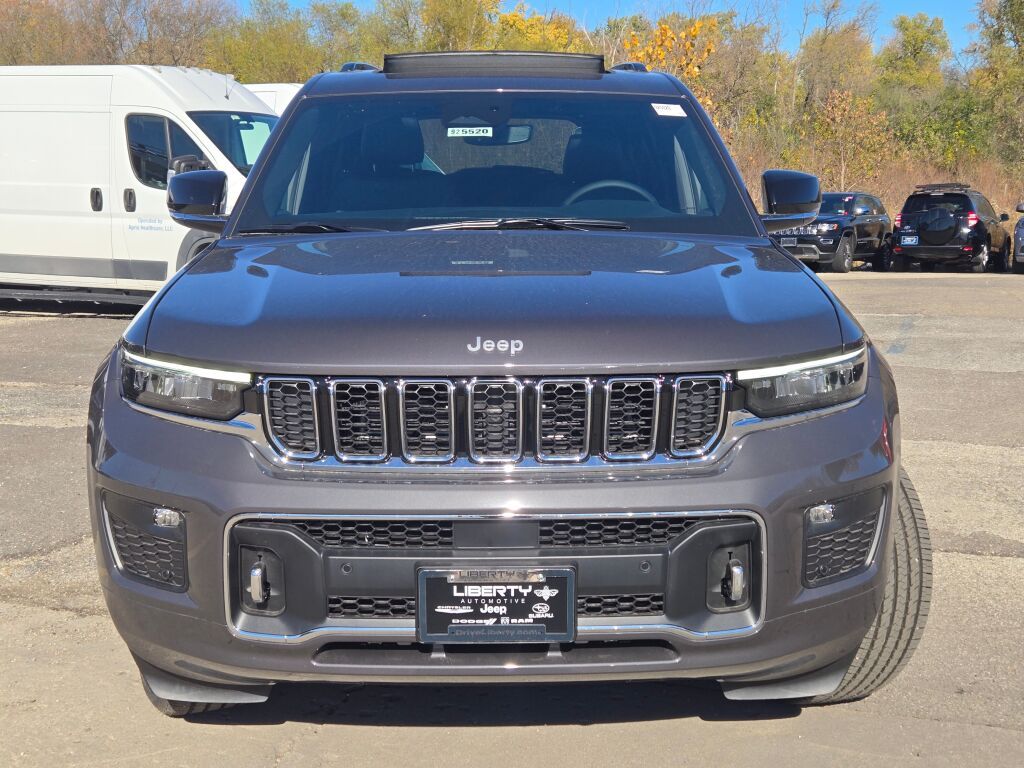 2025 Jeep Grand Cherokee Overland photo 4