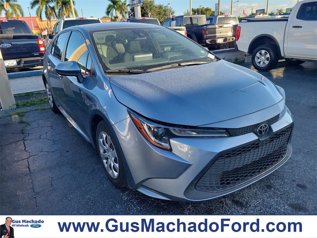 2022 Toyota Corolla LE's photo