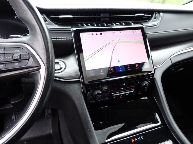 2022 Jeep Grand Cherokee Limited photo 22