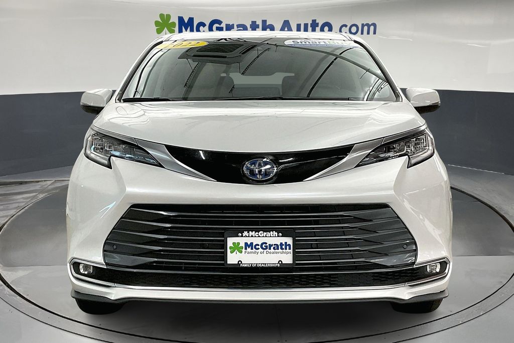 2022 Toyota Sienna Limited photo 4