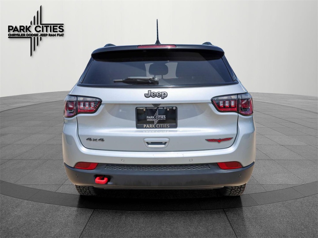 2024 Jeep Compass Trailhawk photo 3