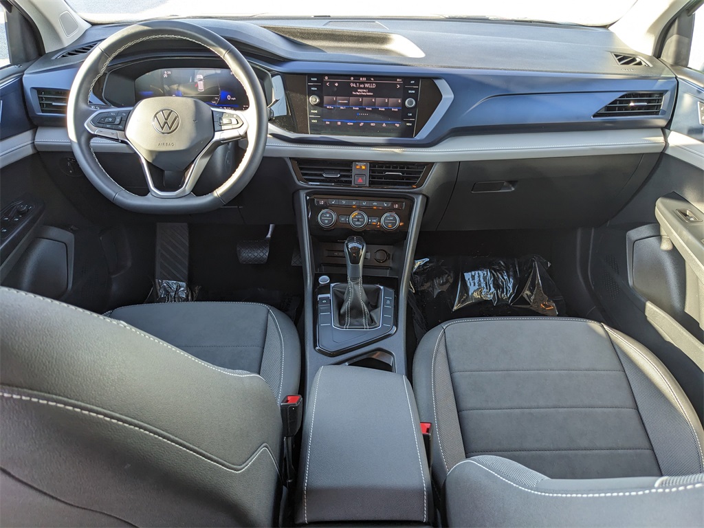 2024 Volkswagen Taos SE photo 14