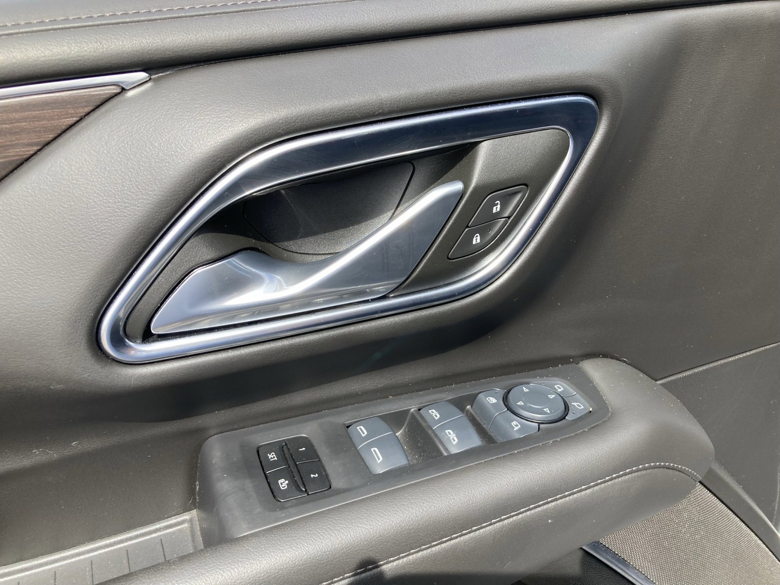 2024 Chevrolet Suburban Z71 photo 14