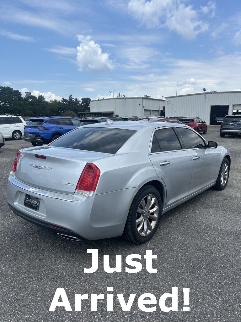 2020 Chrysler 300 Limited photo 3