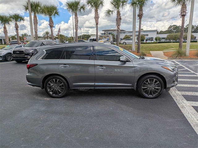 2019 Infiniti QX60 Luxe photo 2