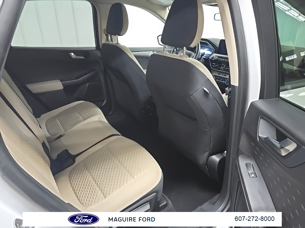 2020 Ford Escape SE Sport Hybrid photo 17