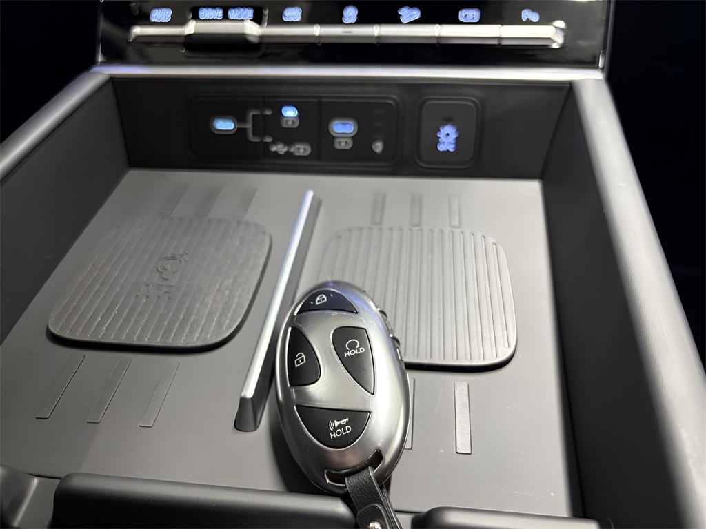 2025 Hyundai Santa Fe Limited photo 29