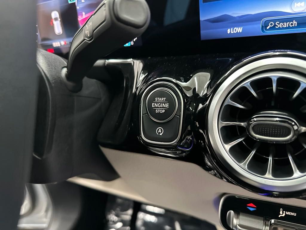 2025 Mercedes Benz GLA 250 photo 26