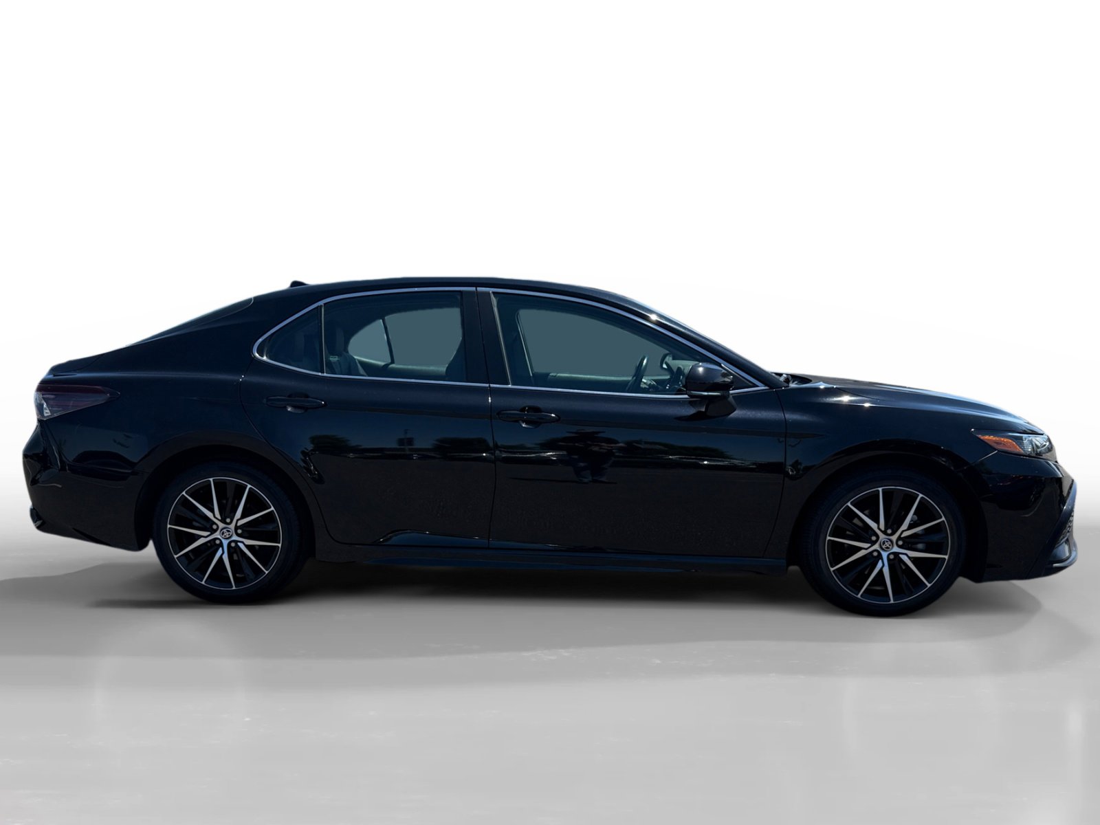 2023 Toyota Camry SE photo 6