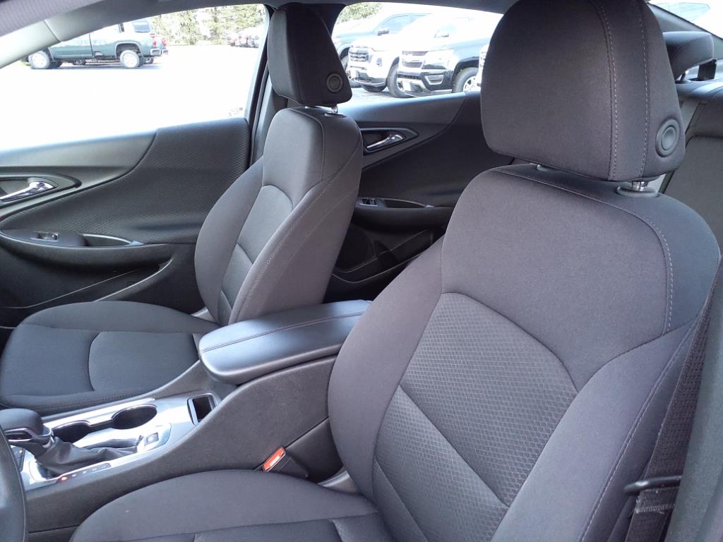 2024 Chevrolet Malibu 1LT photo 14