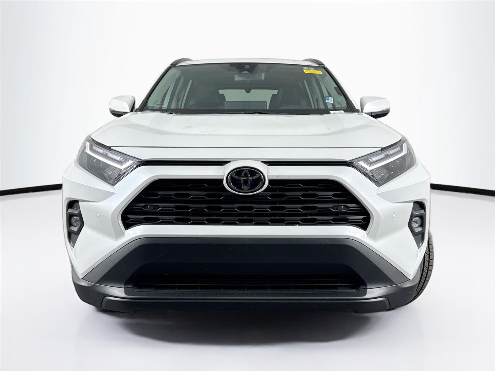 2024 Toyota RAV4 XLE Premium photo 3