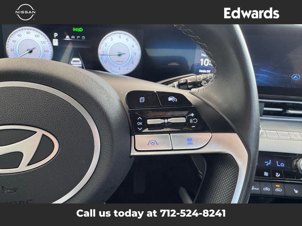 2024 Hyundai Elantra Limited photo 21
