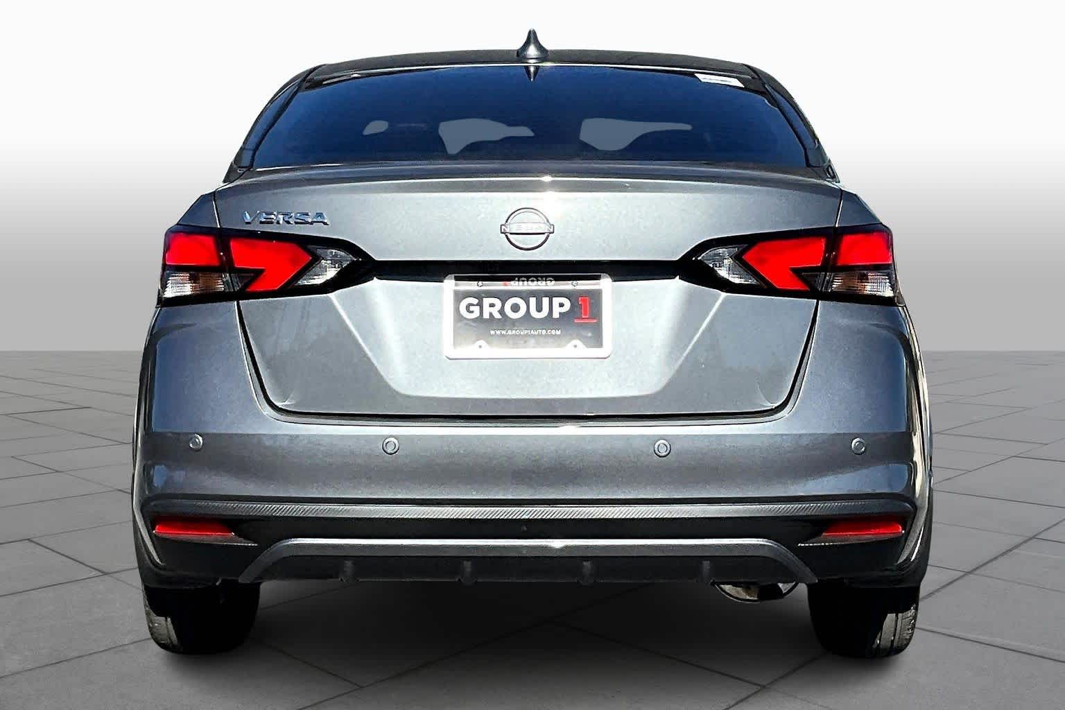 2025 Nissan Versa SV photo 4